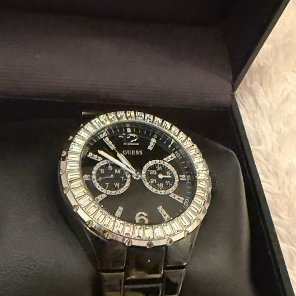 Guess Chill Black SS Swarovski Crystals Watch - Picture 16 of 16
